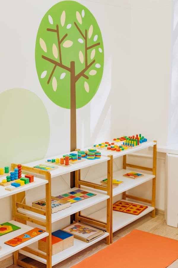 Des jouets Montessori pour éveiller la créativité des enfants